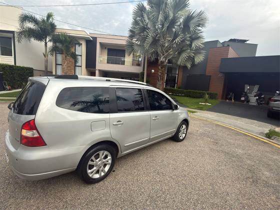 NISSAN LIVINA 1.8 SL 16V FLEX 4P AUTOMÁTICO